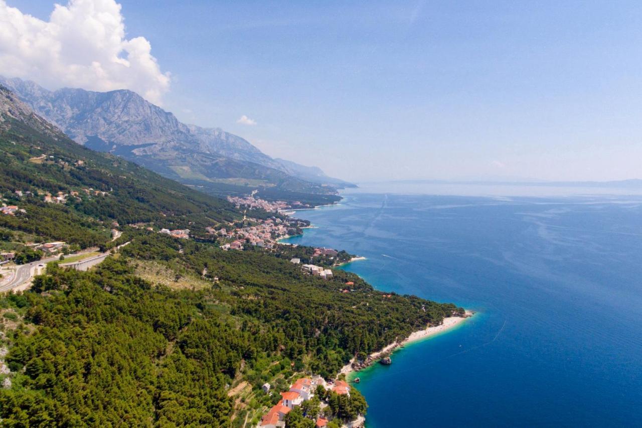 Apartments With A Parking Space Brela, Makarska - 789 Dış mekan fotoğraf